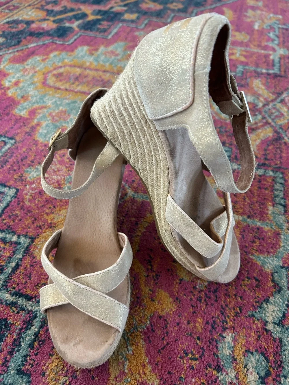Toms women’s taupe